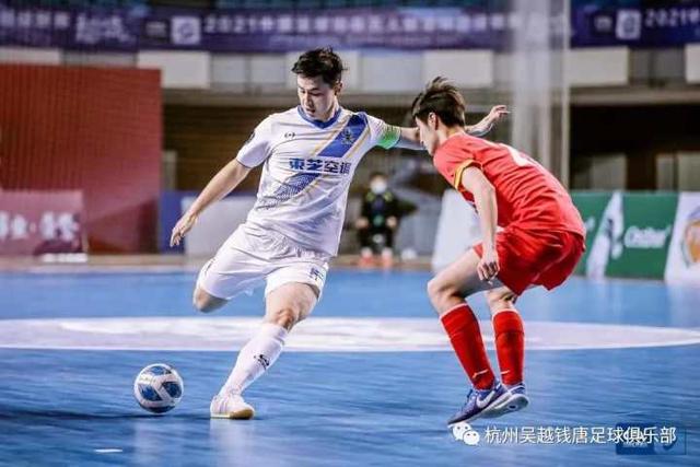 世体：亚马尔第75分钟伤退 可能周日无法出战马竞