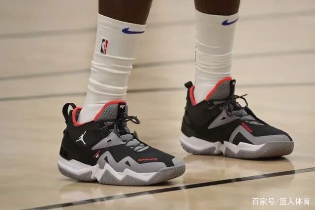 崔永熙17+12+7高诗岩低迷7投1中 广州大胜山东